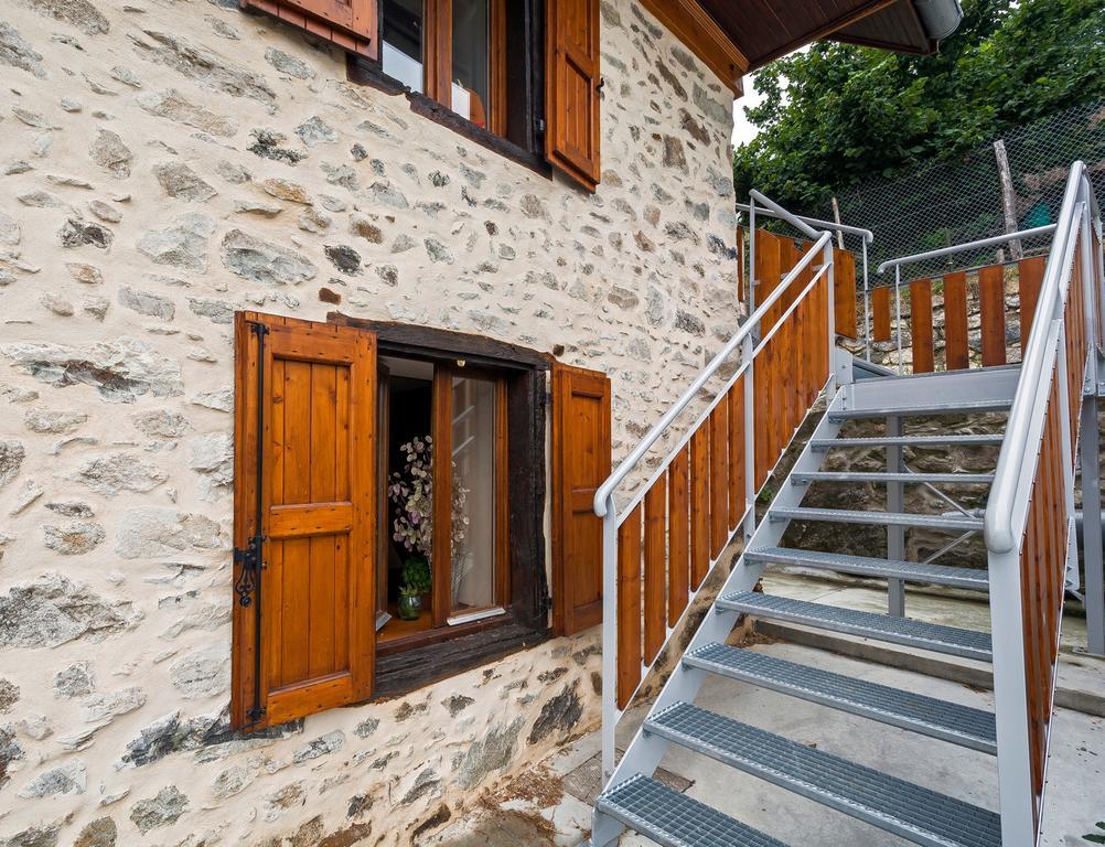 Le Carnival Bed & Breakfast Laval  Exterior photo